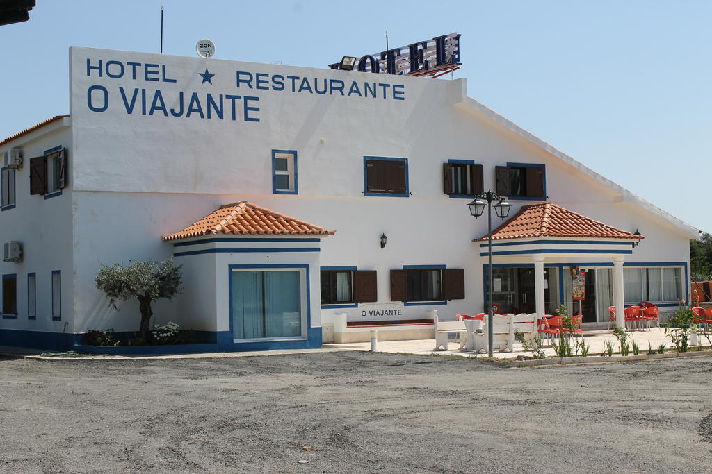"O Viajante" Low Cost Hotel เอสเตรมอซ ภายนอก รูปภาพ