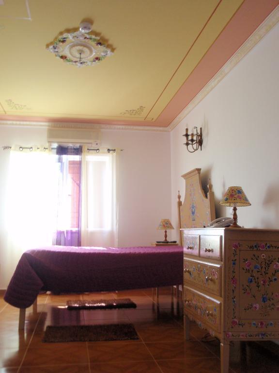"O Viajante" Low Cost Hotel เอสเตรมอซ ภายนอก รูปภาพ