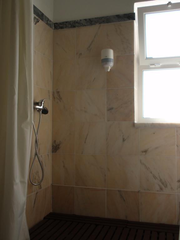 "O Viajante" Low Cost Hotel เอสเตรมอซ ห้อง รูปภาพ