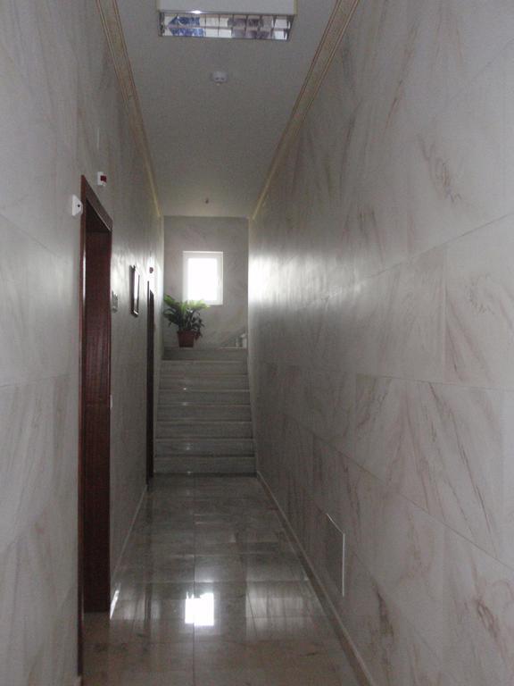 "O Viajante" Low Cost Hotel เอสเตรมอซ ภายนอก รูปภาพ
